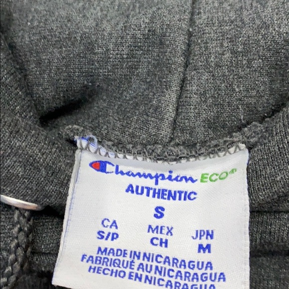 I am selling this amazing champion sweater. - Picture 2 of 5